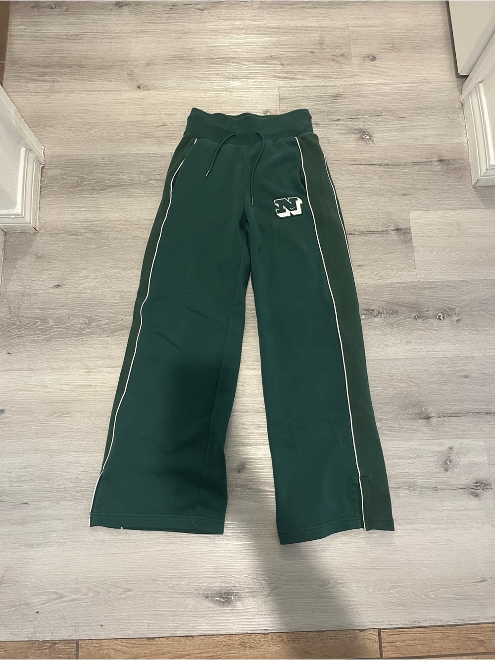 Nike Kids Green Pull-On Joggers with White Piping